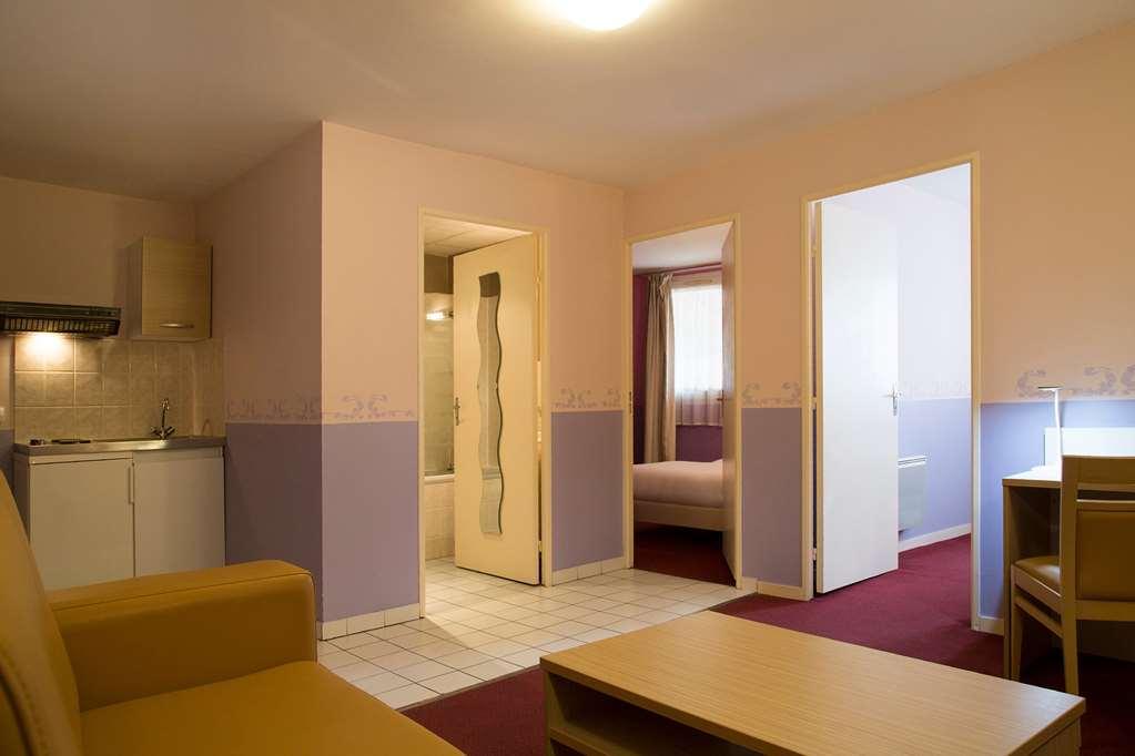 Brit Hotel Le Lion D'Or Chinon Room photo
