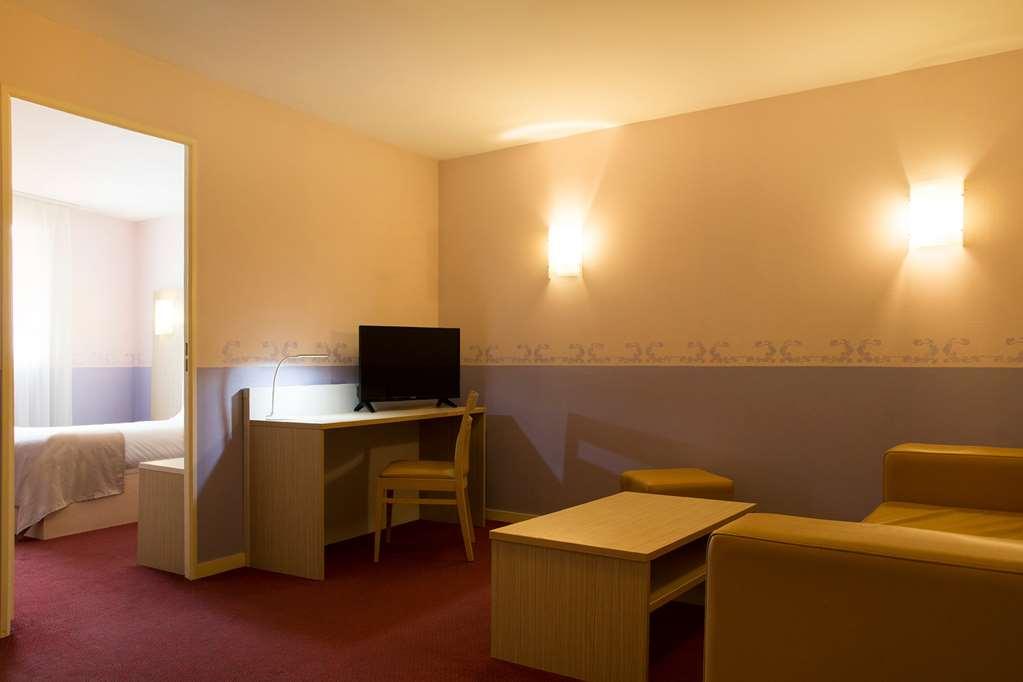Brit Hotel Le Lion D'Or Chinon Room photo