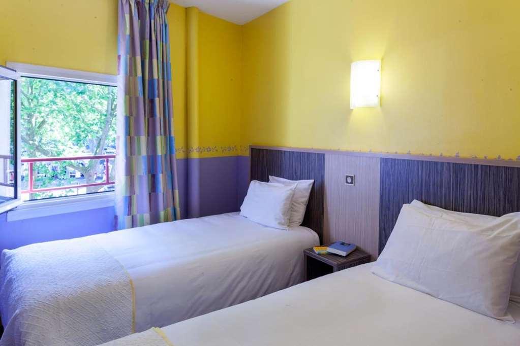 Brit Hotel Le Lion D'Or Chinon Room photo